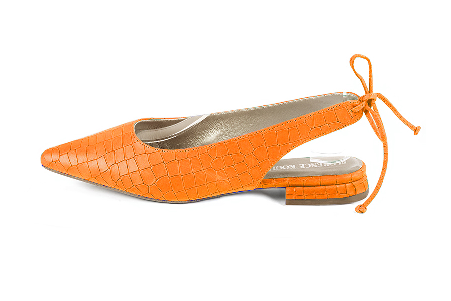 Apricot orange slingback elegant shoes. Pointed toe. Flat flare heels. - Florence KOOIJMAN